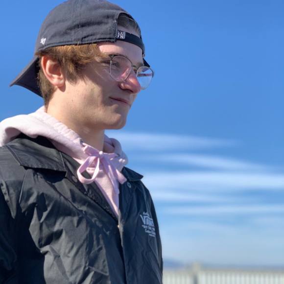 Meet your Posher, Alexandre - Picture 1 of 1